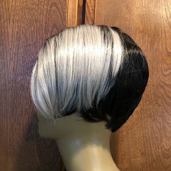 Short synthetic wig - Picture 3 of 7